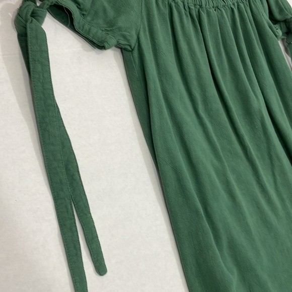 Lulu's Top, Tie Short Sleeves, Elastic Neckline, Lined, Green Medium - Picture 3 of 10